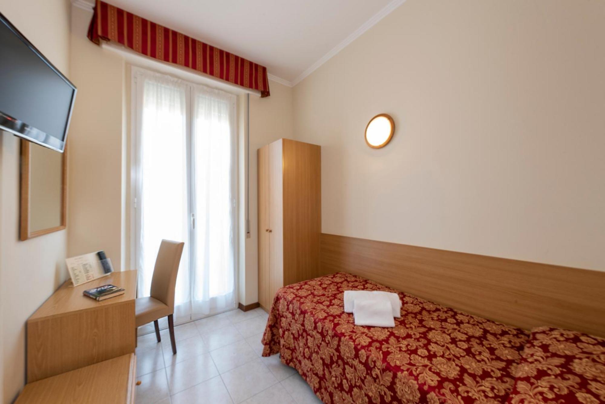 Large Single Room,1209643327:JPEG